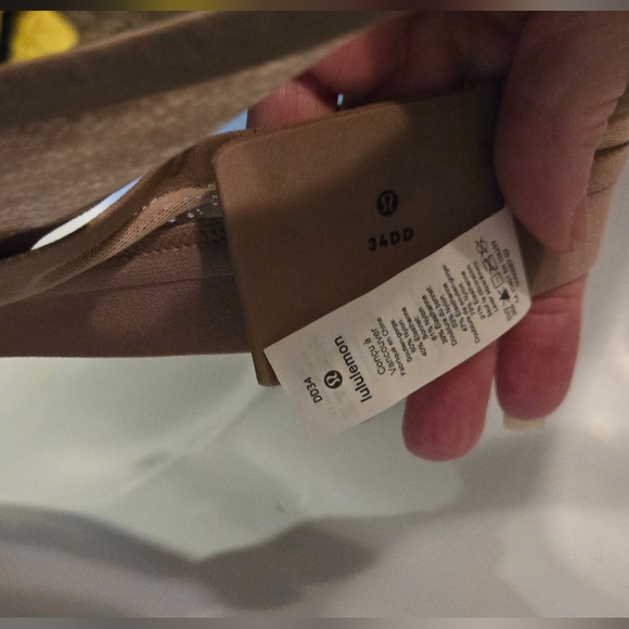 Lululemon NWT 34dd beige/natural gorgeous sports bra - Picture 4 of 5